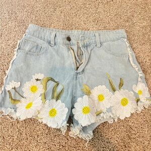 Shorts with floral design